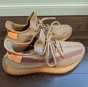 Adidas YEEZY BOOST 350 V2- Size 8Mens/9Womens